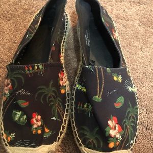 Espadrilles. Black with tropical design